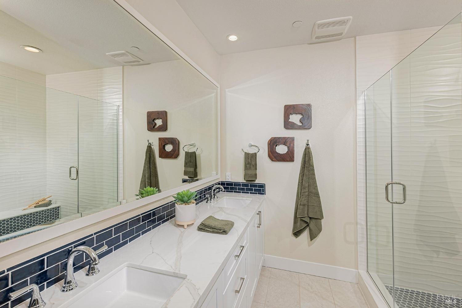 Detail Gallery Image 6 of 8 For 5203 Dalai Lama Ave, Richmond,  CA 94804 - 4 Beds | 4 Baths