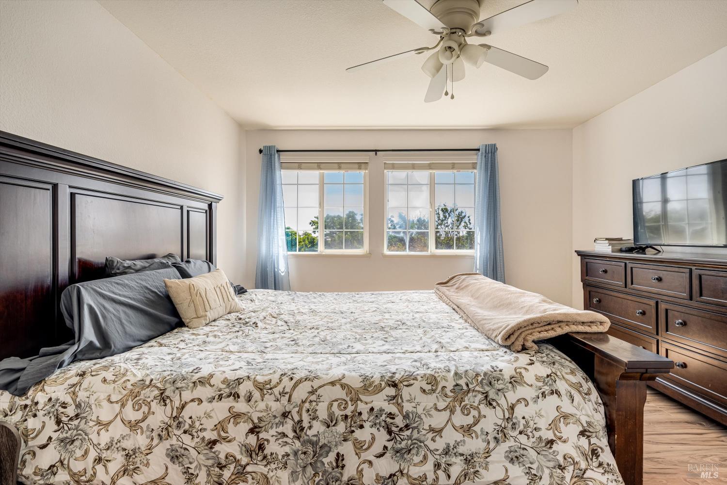 Detail Gallery Image 20 of 31 For 236 Cogburn Way, Vacaville,  CA 95687 - 5 Beds | 2/1 Baths
