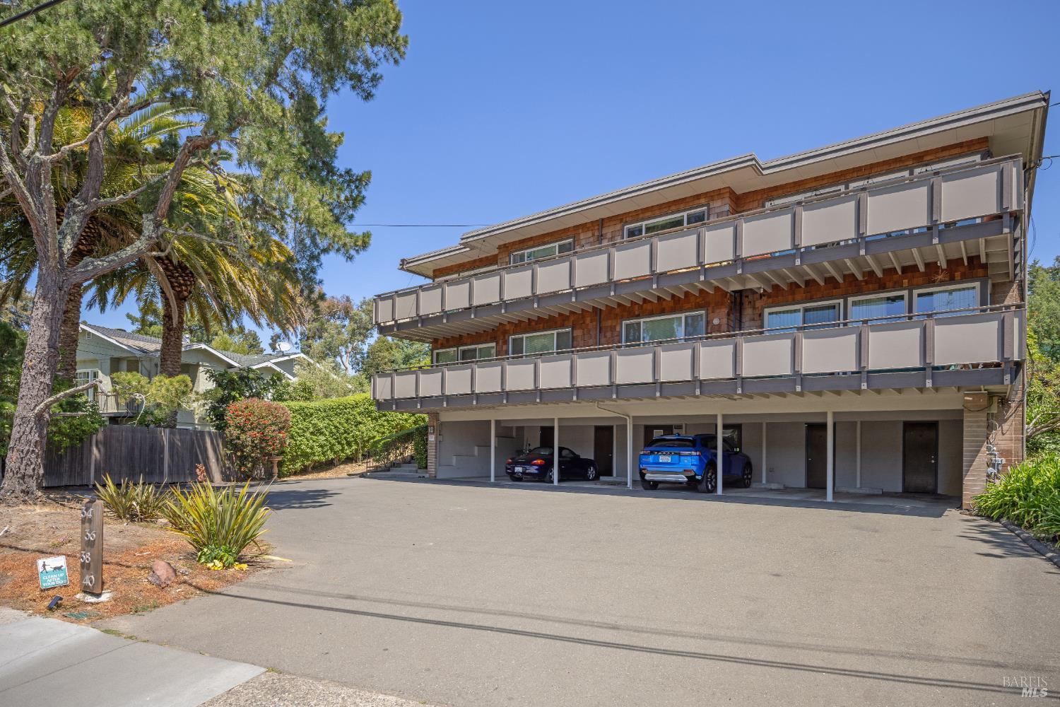 Detail Gallery Image 16 of 24 For 40 Redwood Ave, Corte Madera,  CA 94925 - 2 Beds | 2 Baths