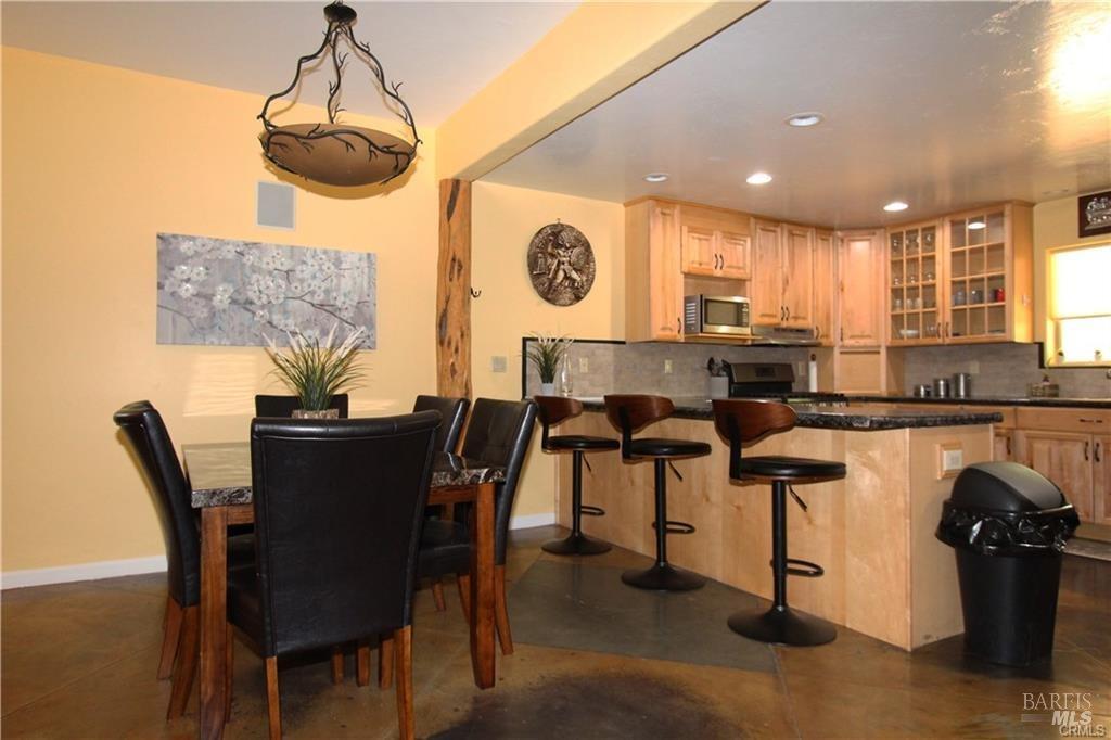 Detail Gallery Image 13 of 60 For 7497 Harrington Flat Rd, Kelseyville,  CA 95451 - 5 Beds | 3 Baths