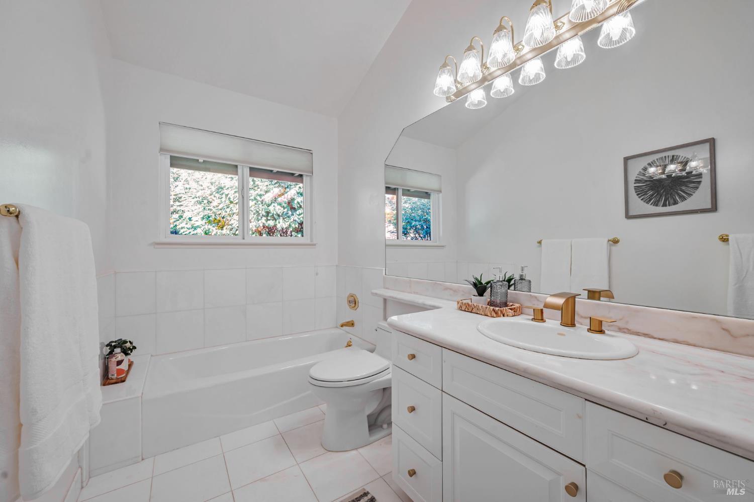 Detail Gallery Image 40 of 60 For 55 Tamalpais Rd, Kentfield,  CA 94904 - 4 Beds | 4 Baths