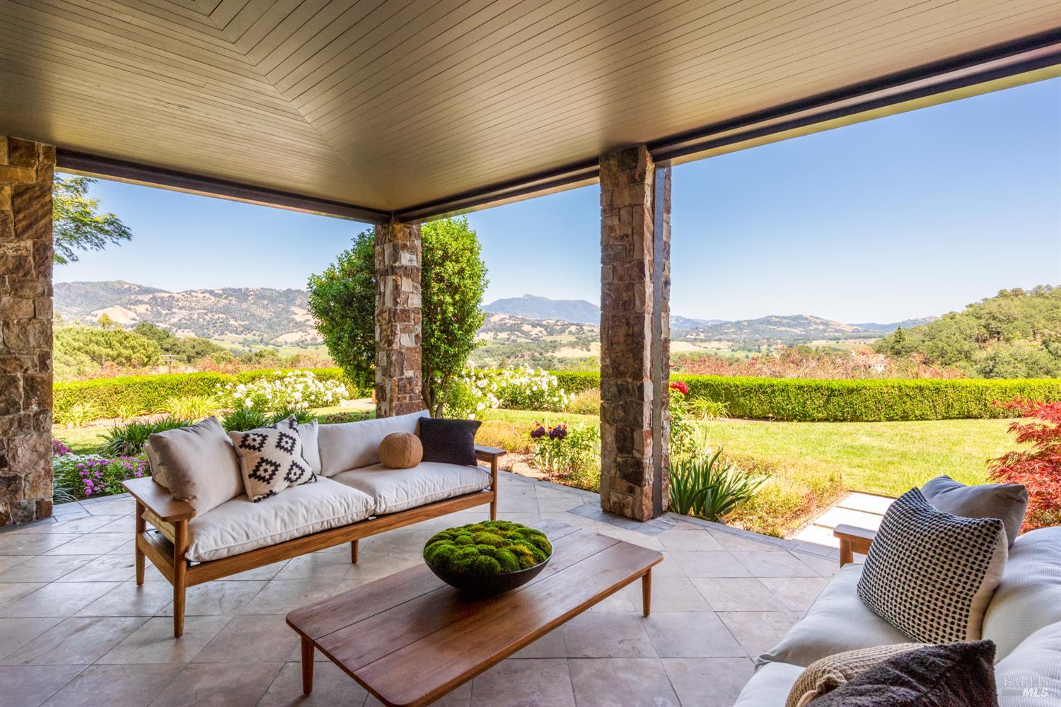 Detail Gallery Image 47 of 96 For 4030 Old Barn Rd, Healdsburg,  CA 95448 - 4 Beds | 5/1 Baths