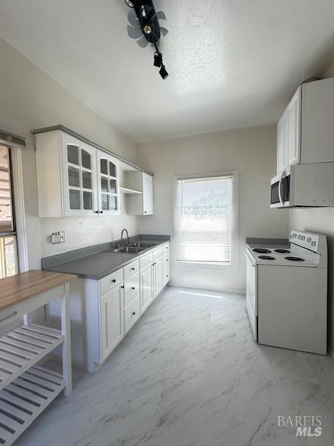 Detail Gallery Image 8 of 29 For 1040 First St, Benicia,  CA 94510 - 3 Beds | 1 Baths