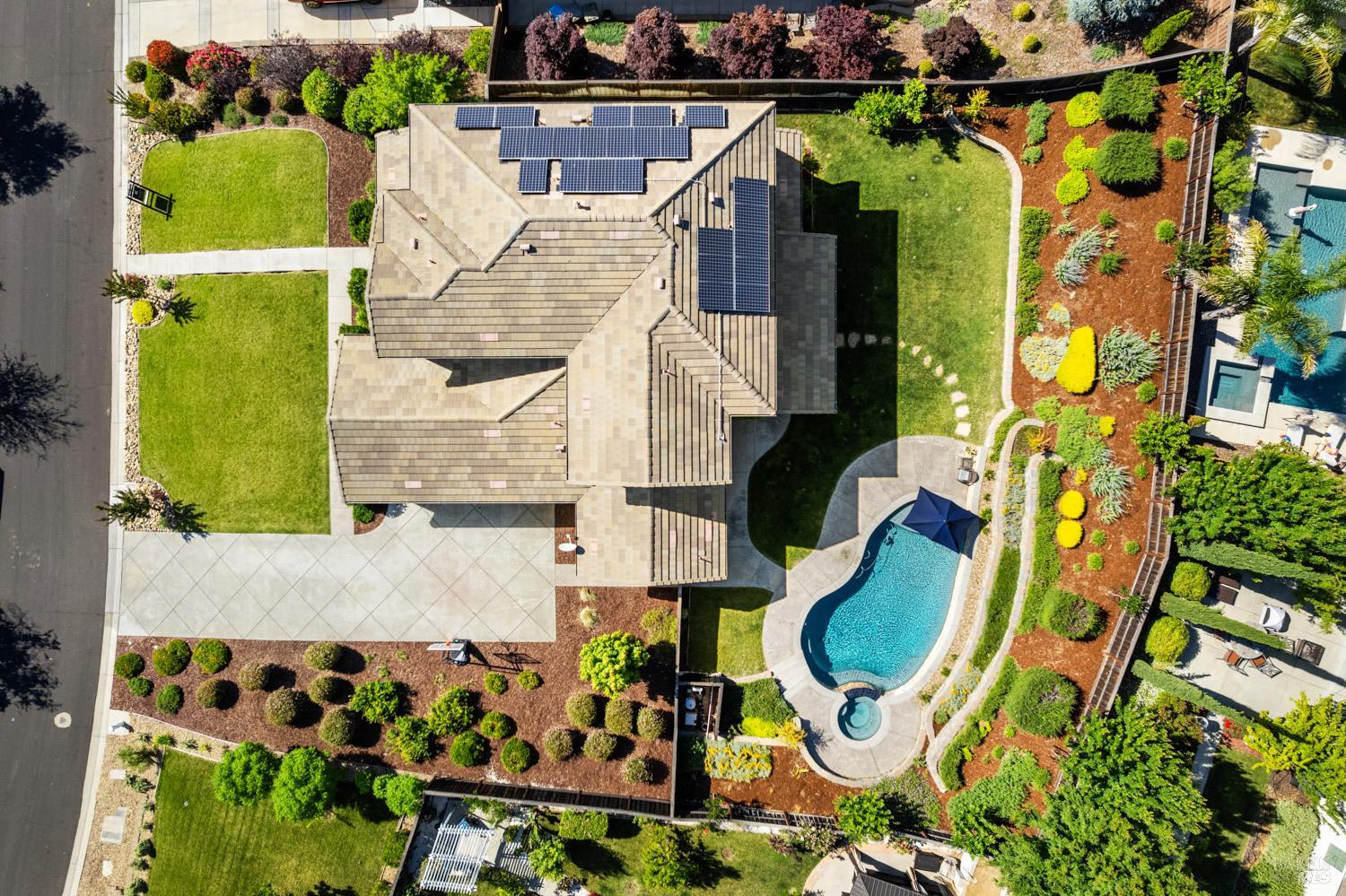 Detail Gallery Image 2 of 66 For 4012 Jade Crest Hill Way, Vacaville,  CA 95688 - 6 Beds | 4/1 Baths