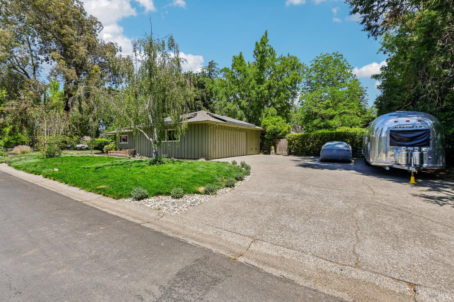 Detail Gallery Image 9 of 70 For 349 Buck Ave, Vacaville,  CA 95688 - 3 Beds | 2/1 Baths