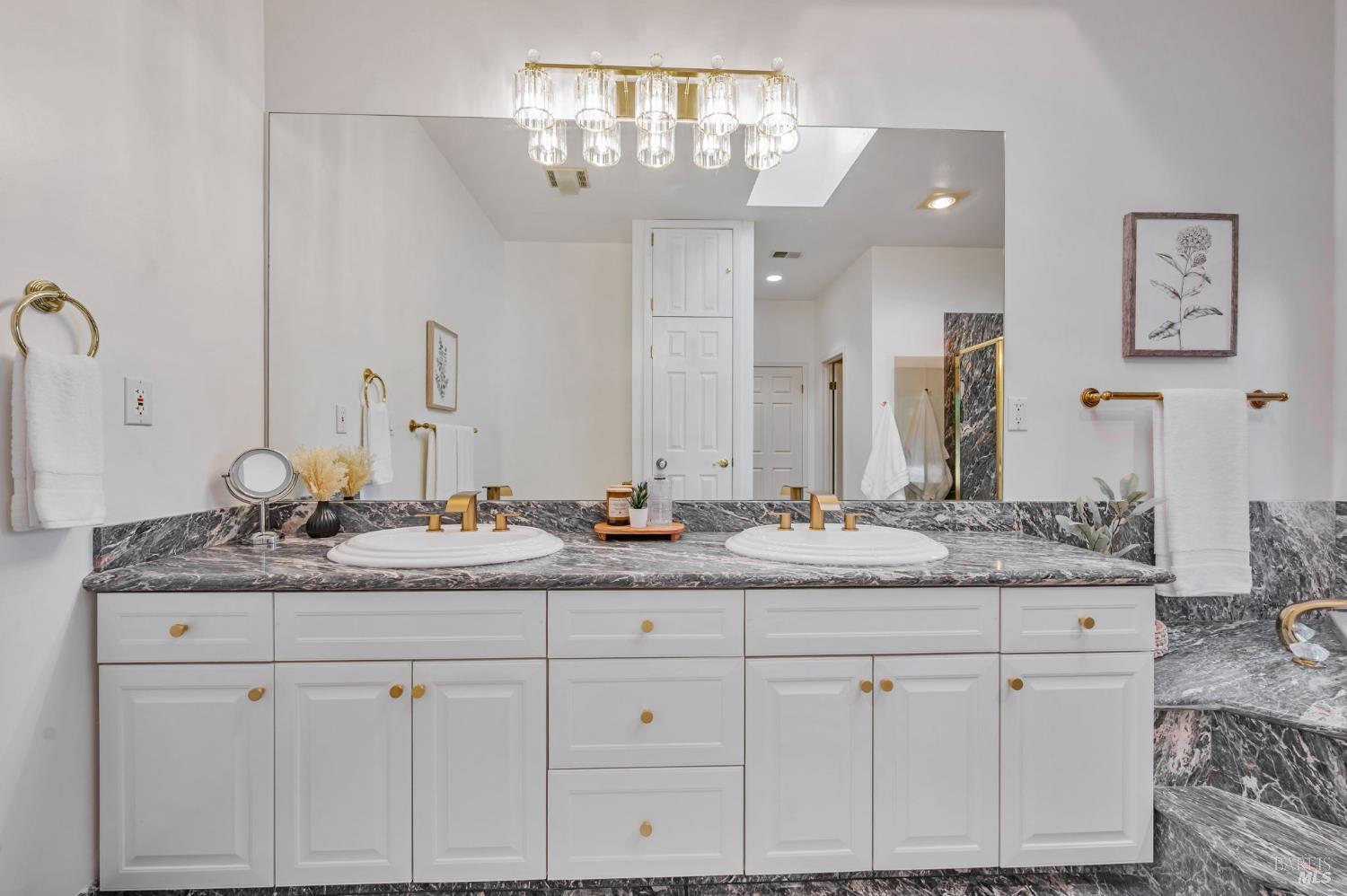 Detail Gallery Image 32 of 60 For 55 Tamalpais Rd, Kentfield,  CA 94904 - 4 Beds | 4 Baths