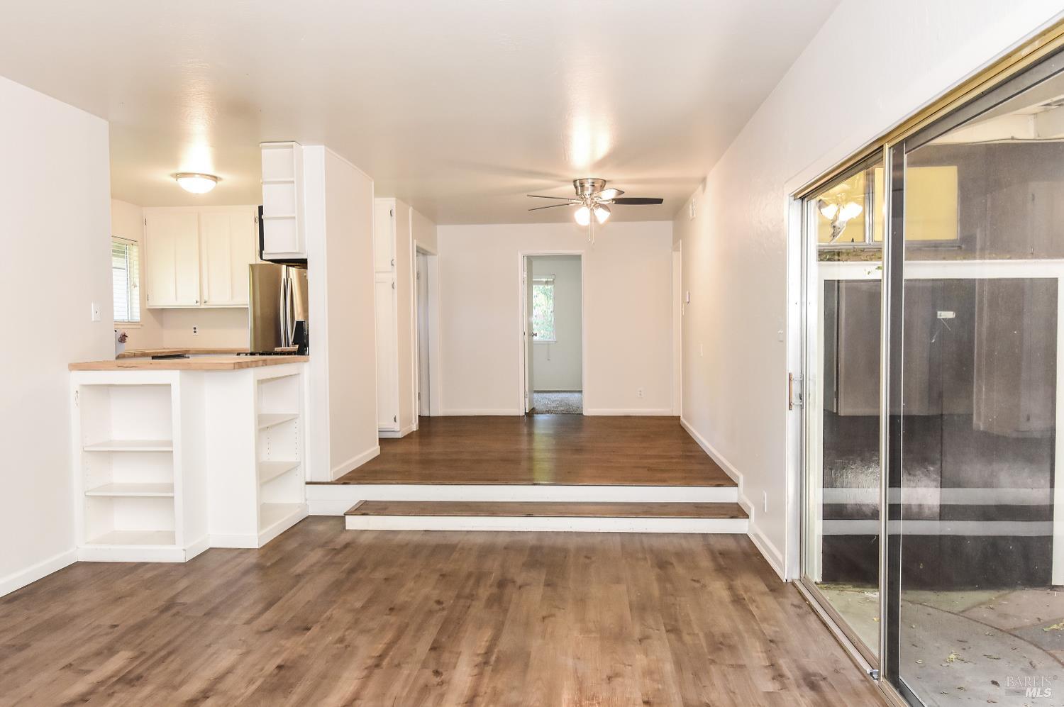 Detail Gallery Image 9 of 28 For 17884 San Carlos Dr, Sonoma,  CA 95476 - 4 Beds | 2 Baths