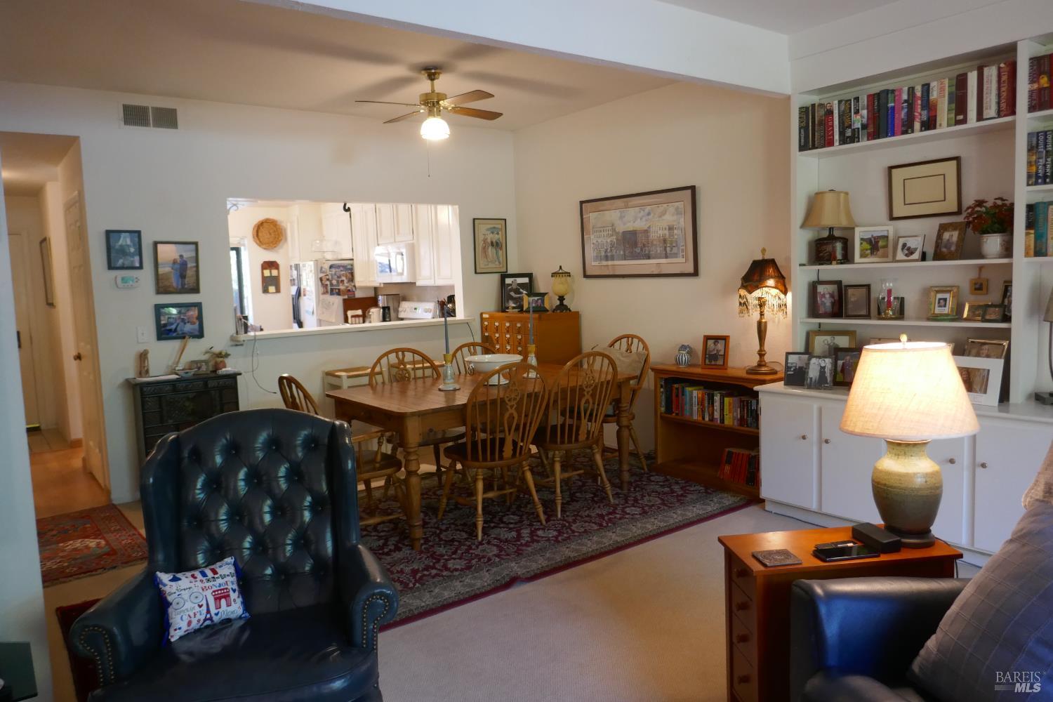 Detail Gallery Image 8 of 23 For 1025 Margaret Ct, Novato,  CA 94949 - 3 Beds | 2/1 Baths