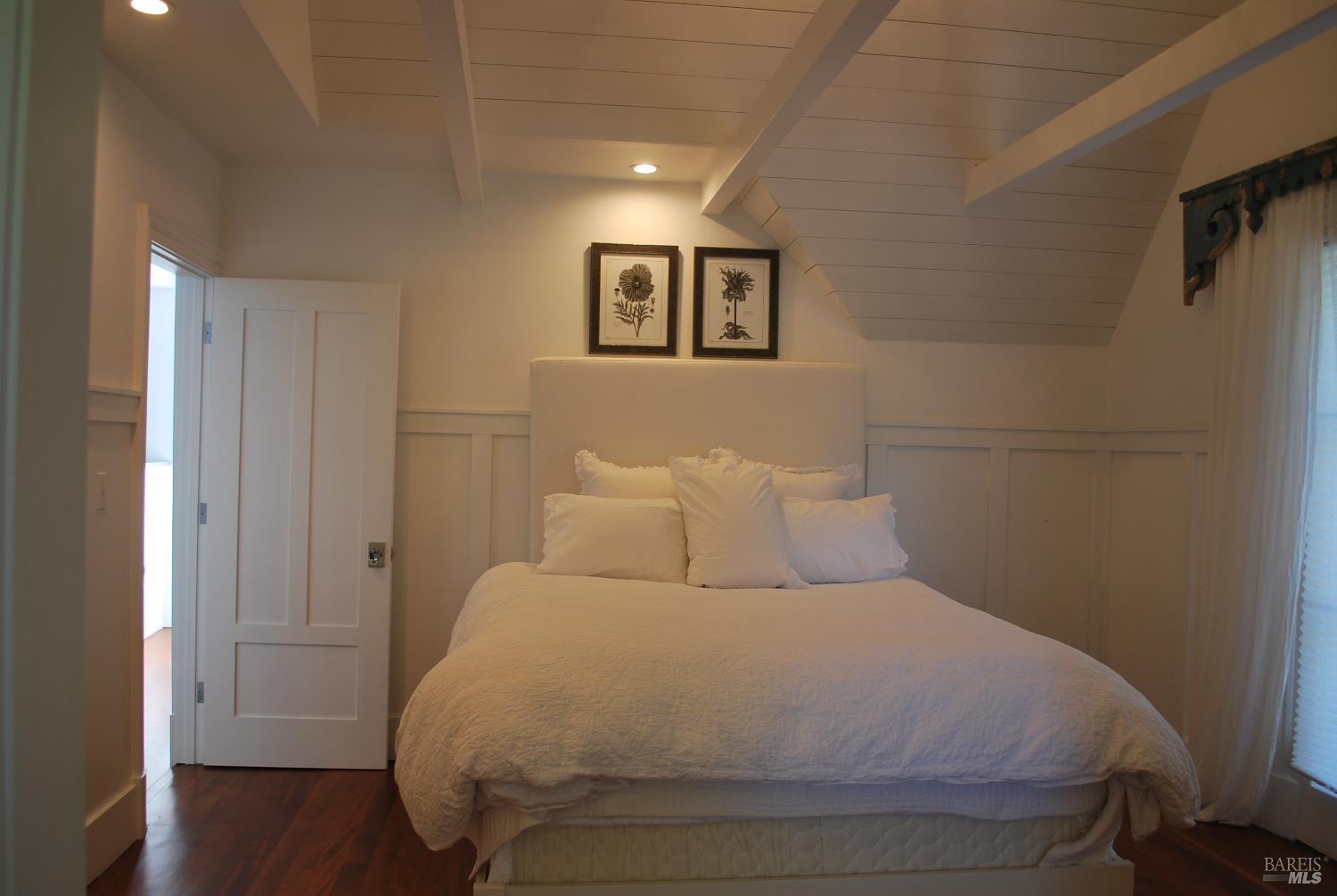 Detail Gallery Image 24 of 50 For 1801 Bodega Ave, Petaluma,  CA 94952 - 5 Beds | 2/1 Baths