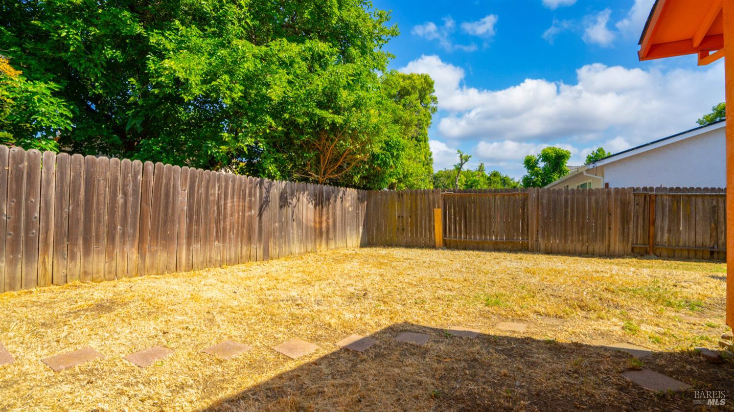 Detail Gallery Image 33 of 41 For 155 Midvale Dr, Vacaville,  CA 95687 - 4 Beds | 2 Baths