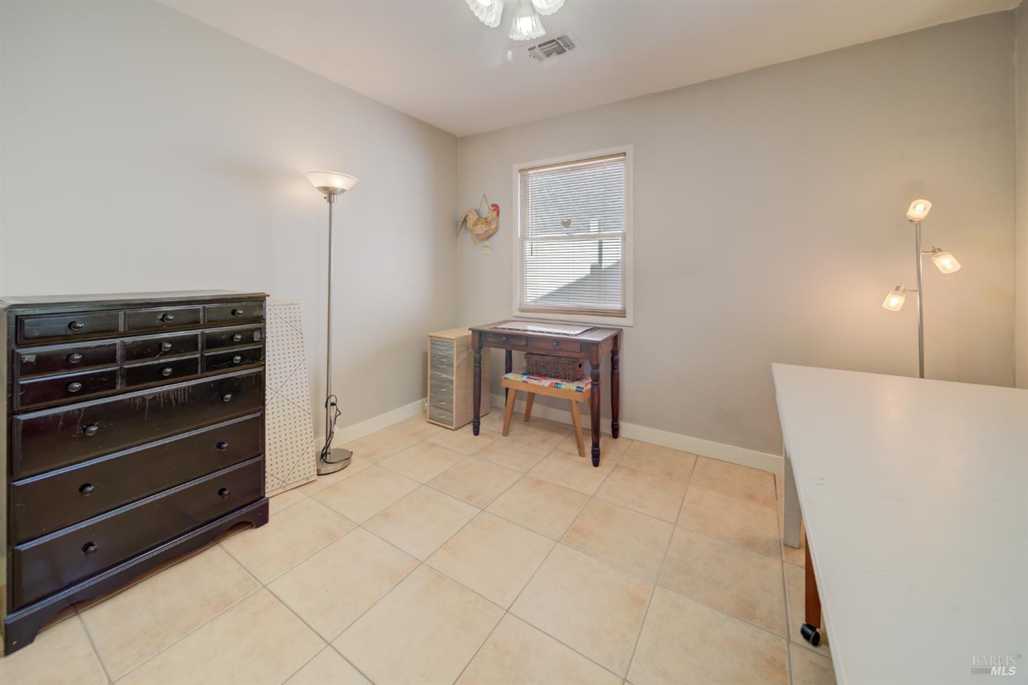 Detail Gallery Image 16 of 31 For 1812 Utah St, Fairfield,  CA 94533 - 2 Beds | 1 Baths