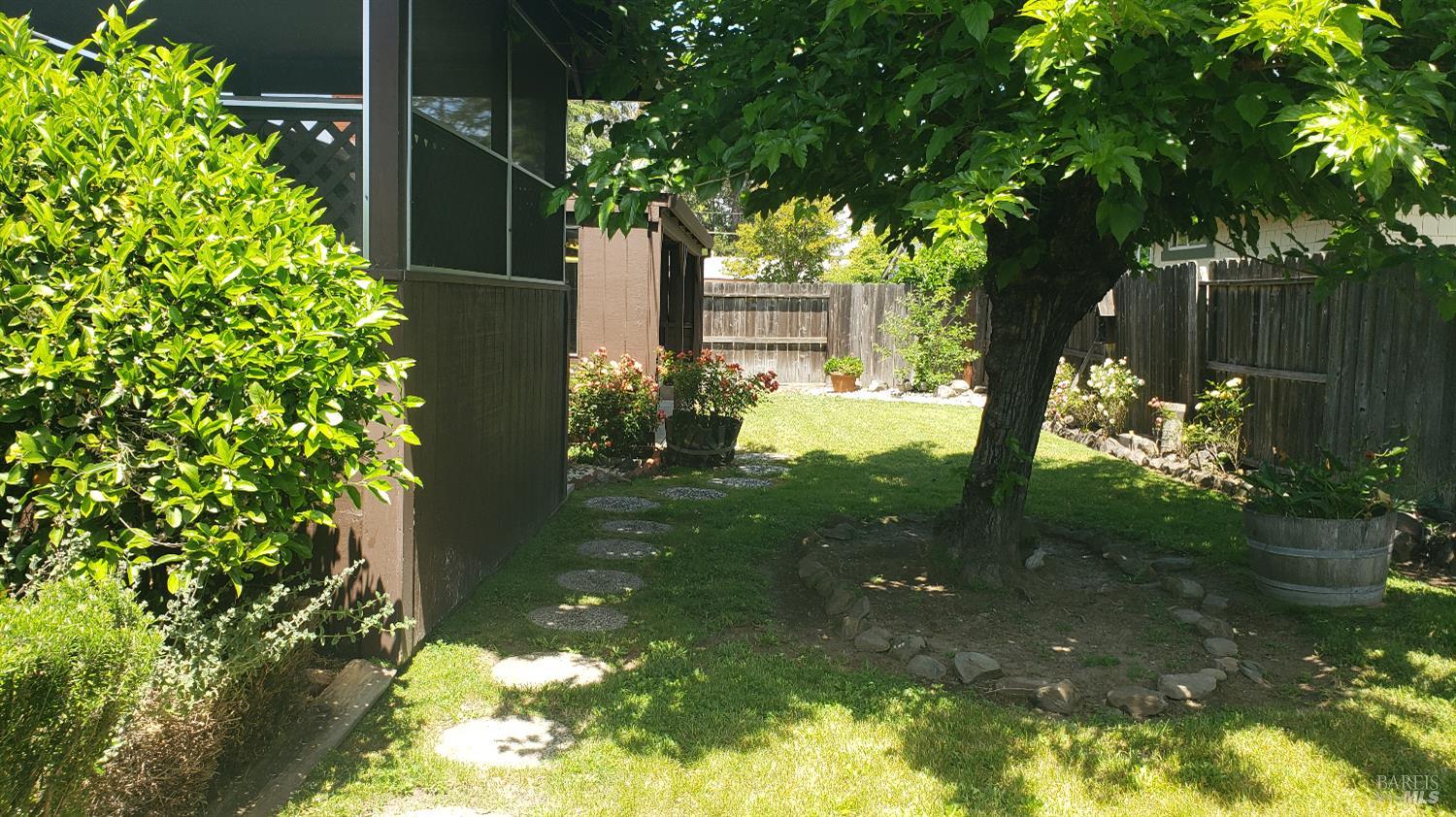 Detail Gallery Image 11 of 14 For 120 Heather Dr, Santa Rosa,  CA 95401 - 3 Beds | 2 Baths
