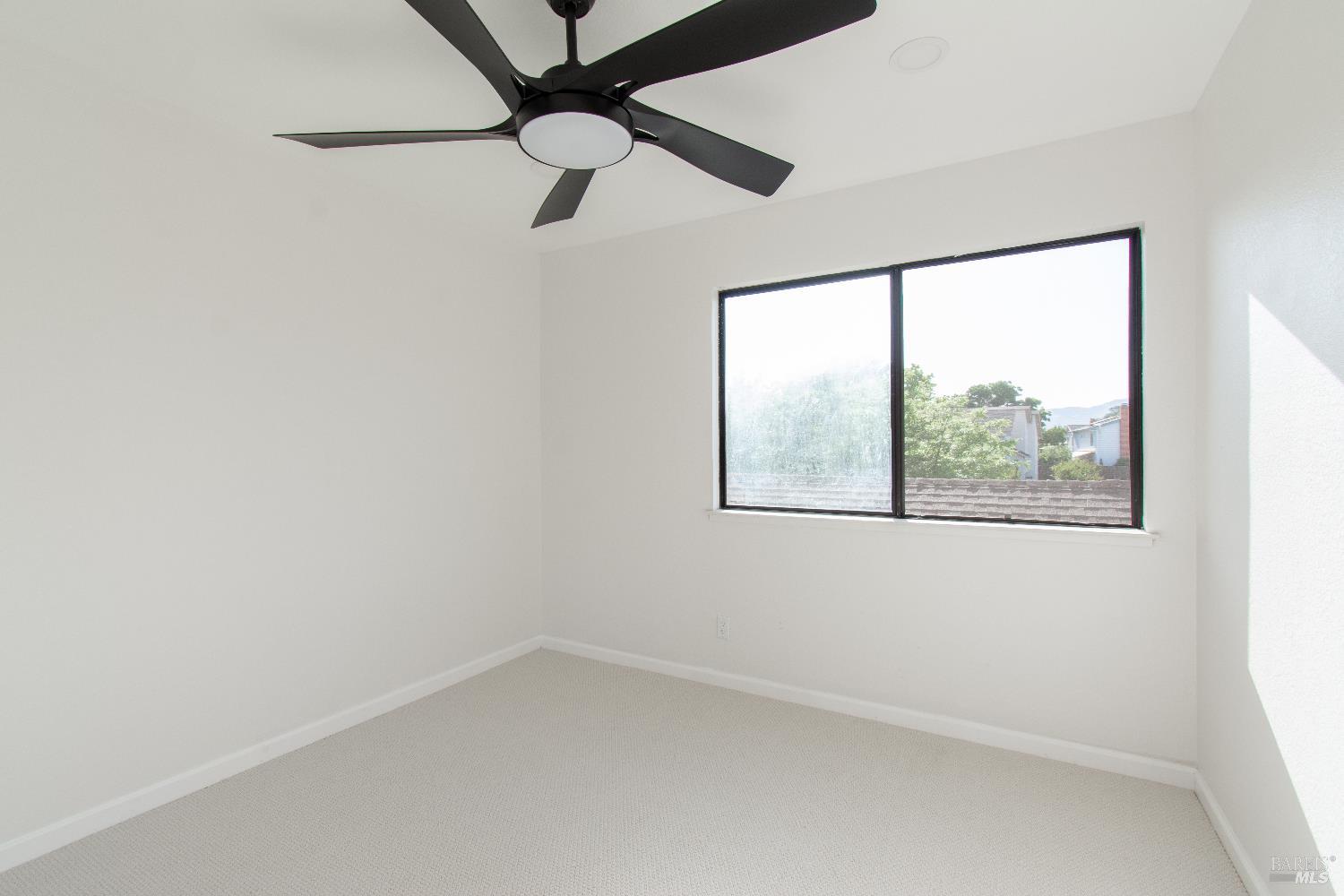 Detail Gallery Image 36 of 51 For 1986 Larchmont Cir, Fairfield,  CA 94534 - 3 Beds | 2/1 Baths