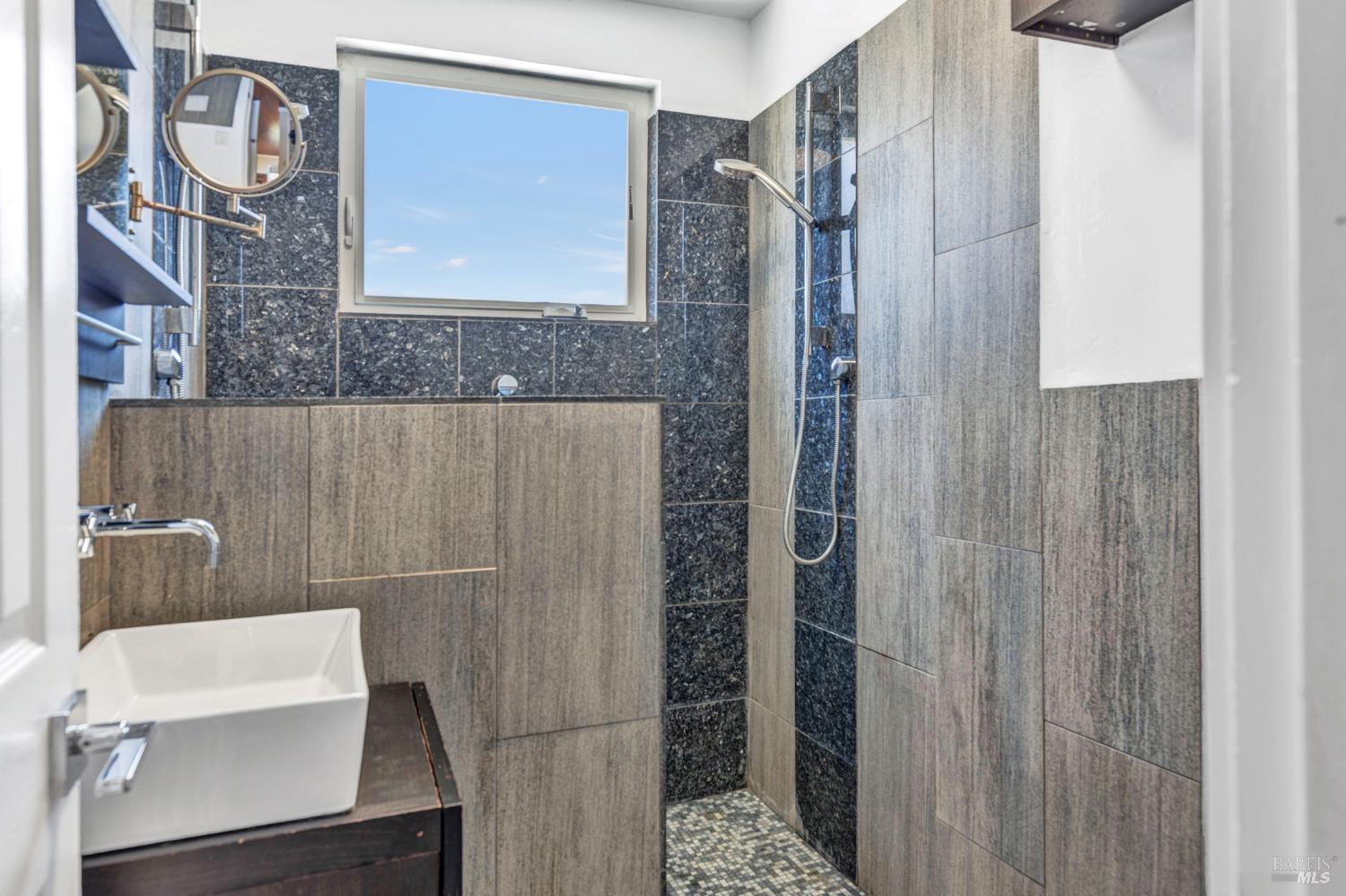 Detail Gallery Image 10 of 26 For 600 Buss Ave, Vallejo,  CA 94591 - 2 Beds | 1 Baths