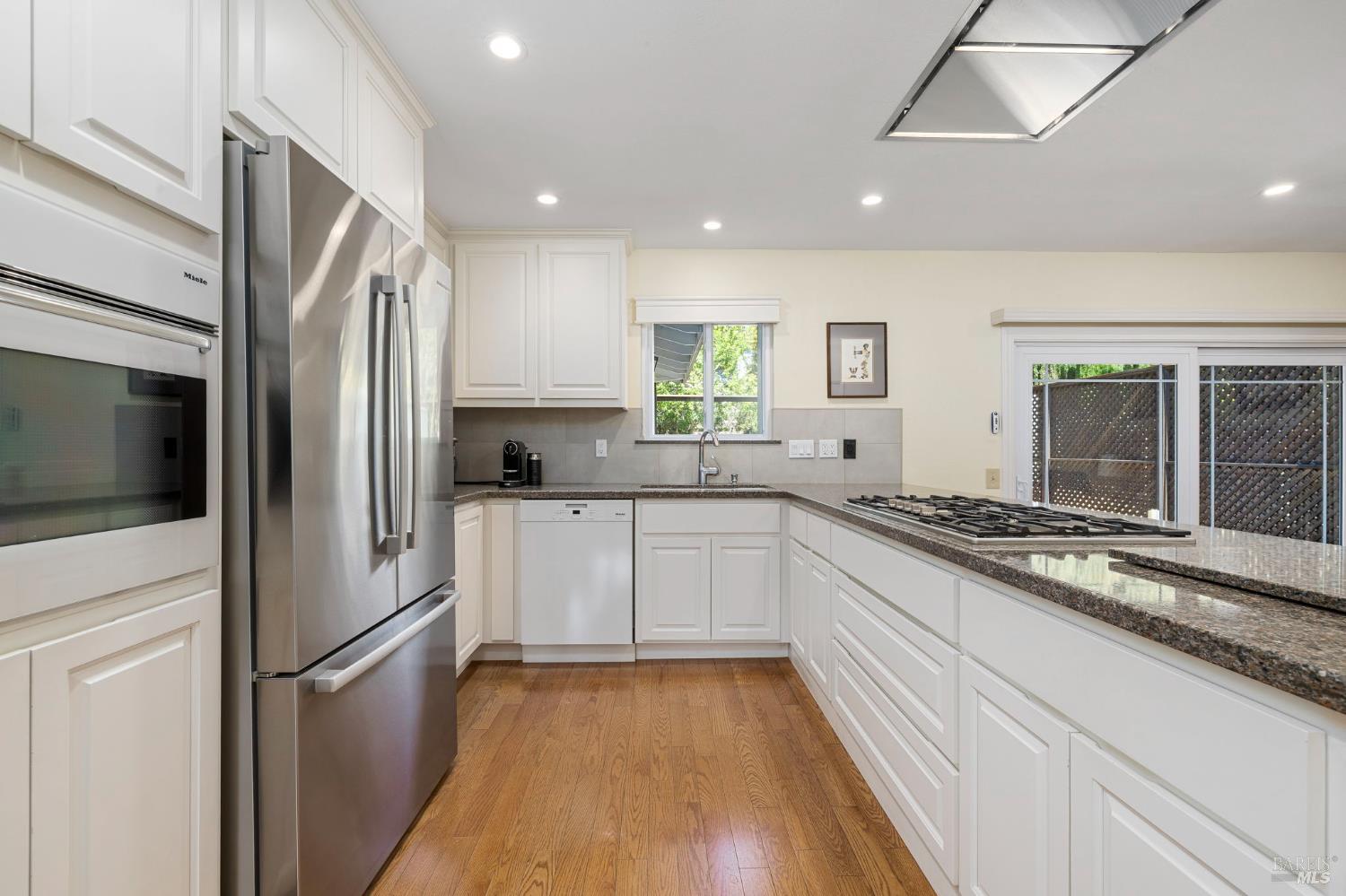 Detail Gallery Image 13 of 52 For 3429 Castlerock Ct, Santa Rosa,  CA 95404 - 4 Beds | 2 Baths