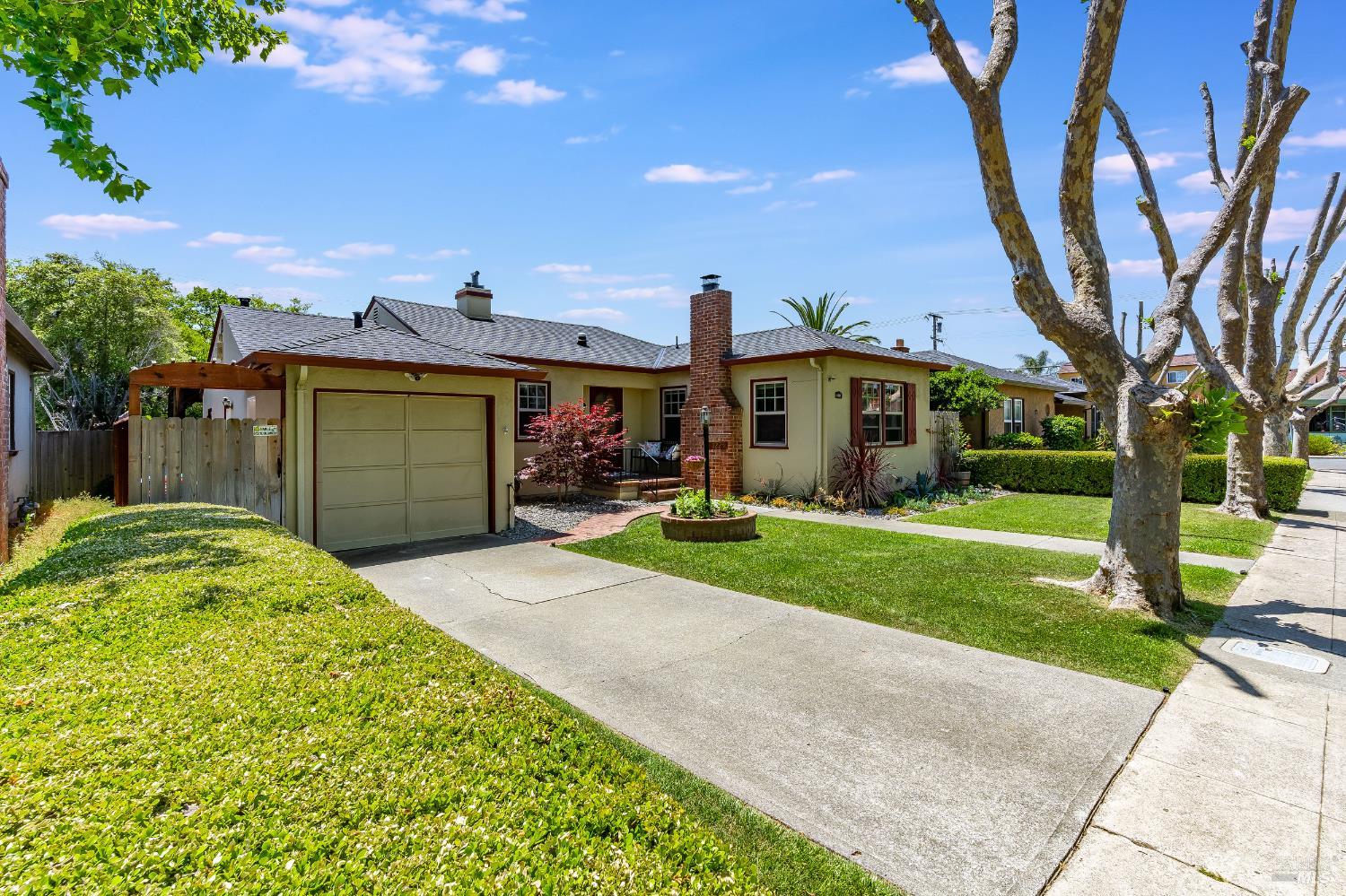 Detail Gallery Image 2 of 33 For 1225 Arkansas St, Vallejo,  CA 94590 - 2 Beds | 1 Baths