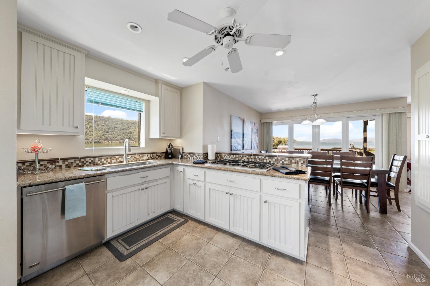 Detail Gallery Image 12 of 68 For 2998 Willow Rd, Kelseyville,  CA 95451 - 2 Beds | 2 Baths