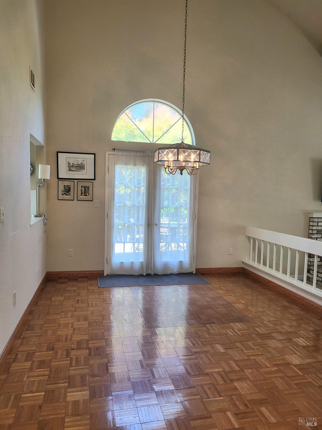 Detail Gallery Image 7 of 36 For 170 Moonraker Ct, Vallejo,  CA 94590 - 3 Beds | 2 Baths