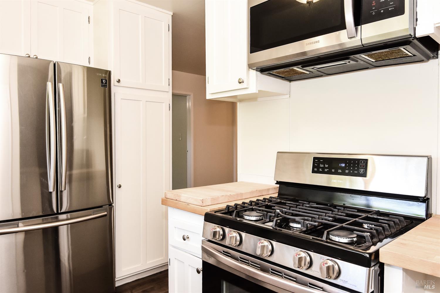 Detail Gallery Image 10 of 28 For 17884 San Carlos Dr, Sonoma,  CA 95476 - 4 Beds | 2 Baths