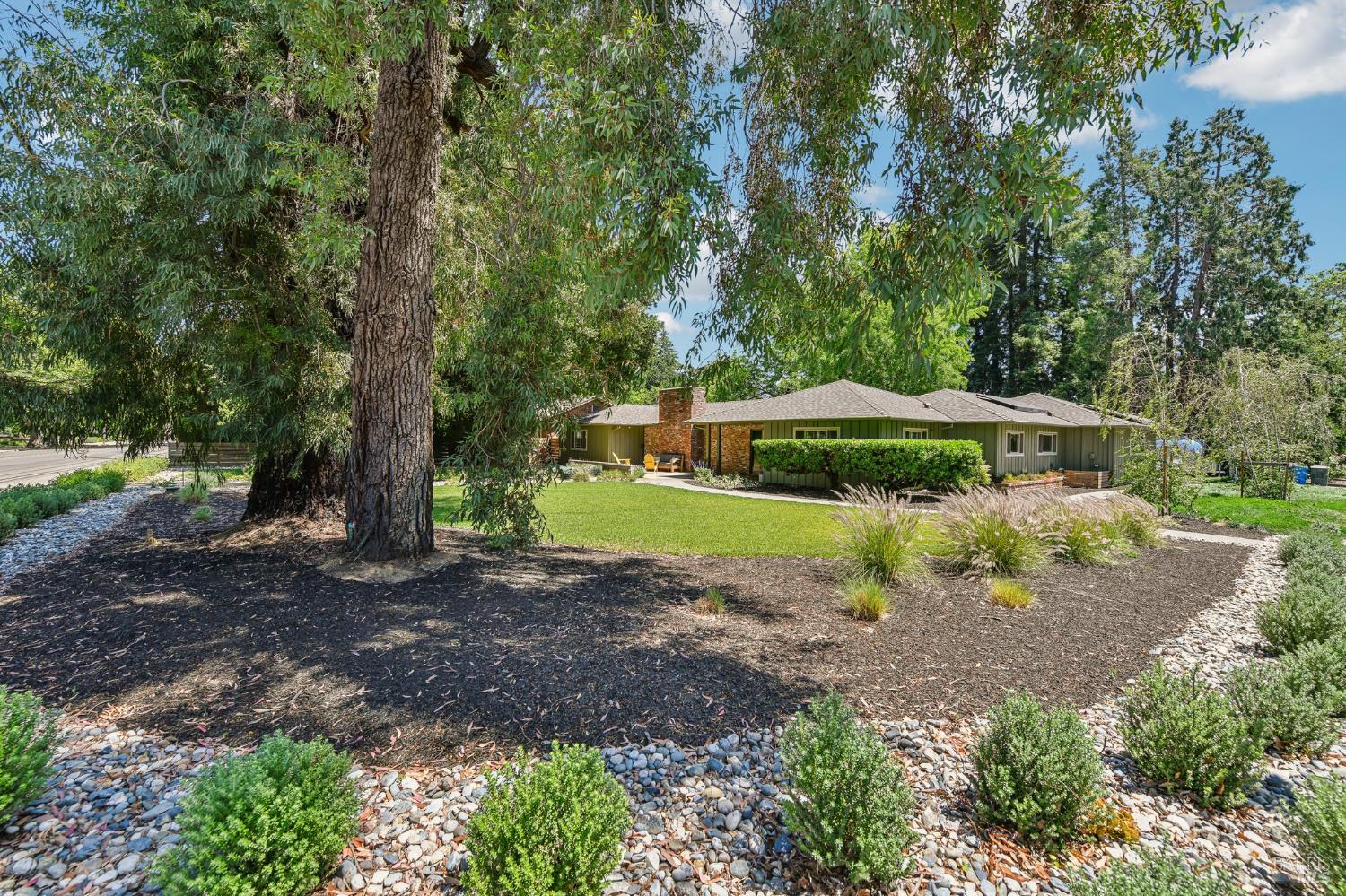 Detail Gallery Image 4 of 70 For 349 Buck Ave, Vacaville,  CA 95688 - 3 Beds | 2/1 Baths