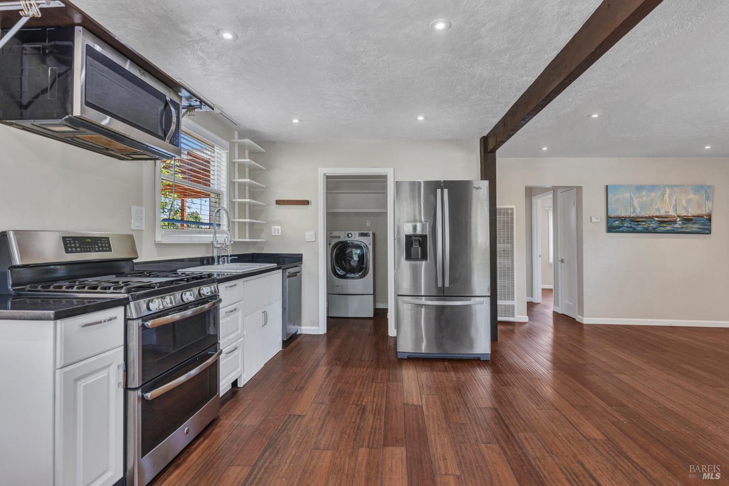Detail Gallery Image 9 of 26 For 600 Buss Ave, Vallejo,  CA 94591 - 2 Beds | 1 Baths