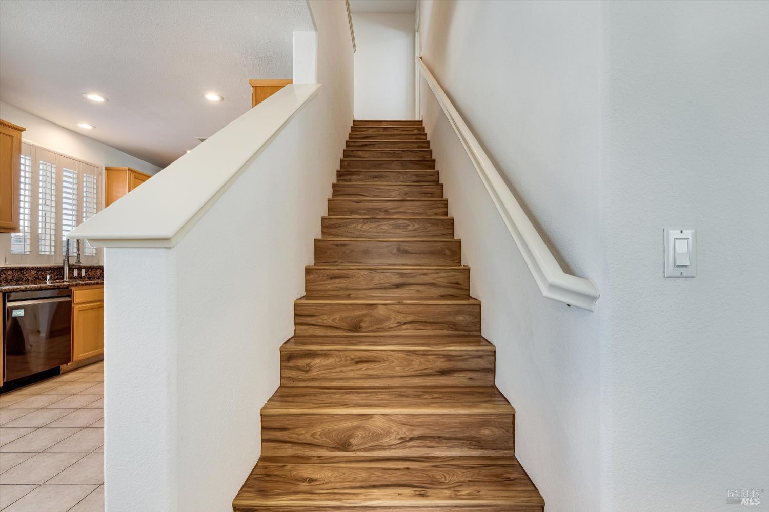 Detail Gallery Image 12 of 31 For 236 Cogburn Way, Vacaville,  CA 95687 - 5 Beds | 2/1 Baths