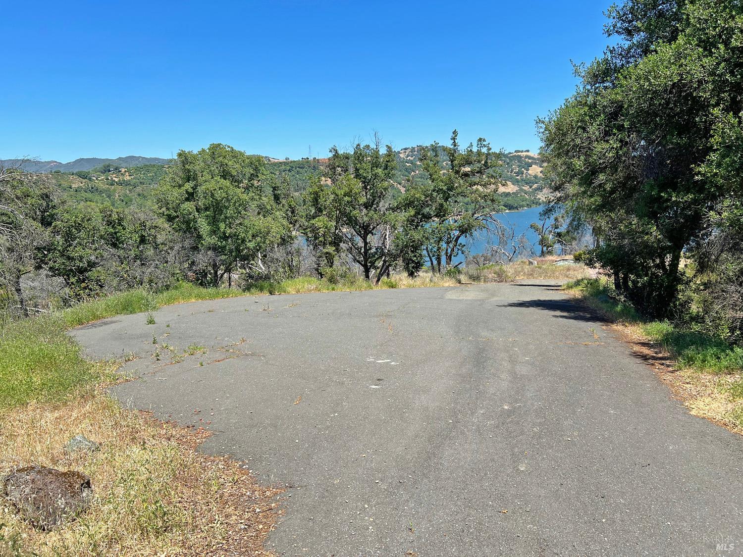 Detail Gallery Image 12 of 16 For 5889 Lake Ridge Dr, Ukiah,  CA 95482 - – Beds | – Baths
