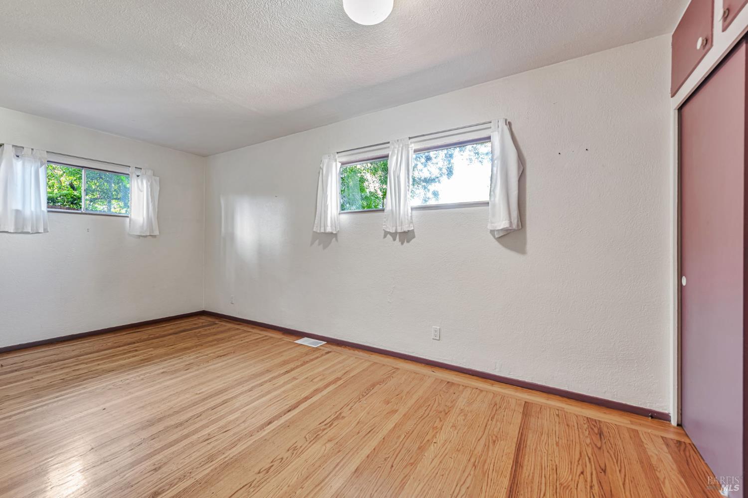 Detail Gallery Image 15 of 38 For 20 Laurel Ave, Petaluma,  CA 94952 - 2 Beds | 1 Baths
