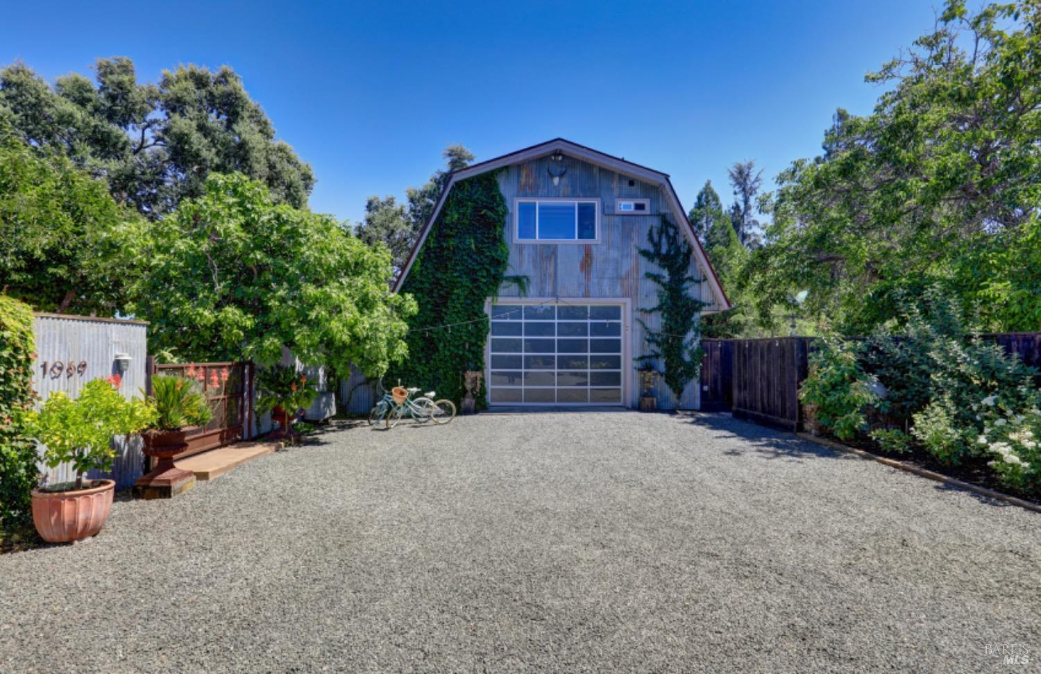 Detail Gallery Image 26 of 70 For 1067 Darms Ln, Napa,  CA 94558 - 5 Beds | 3 Baths