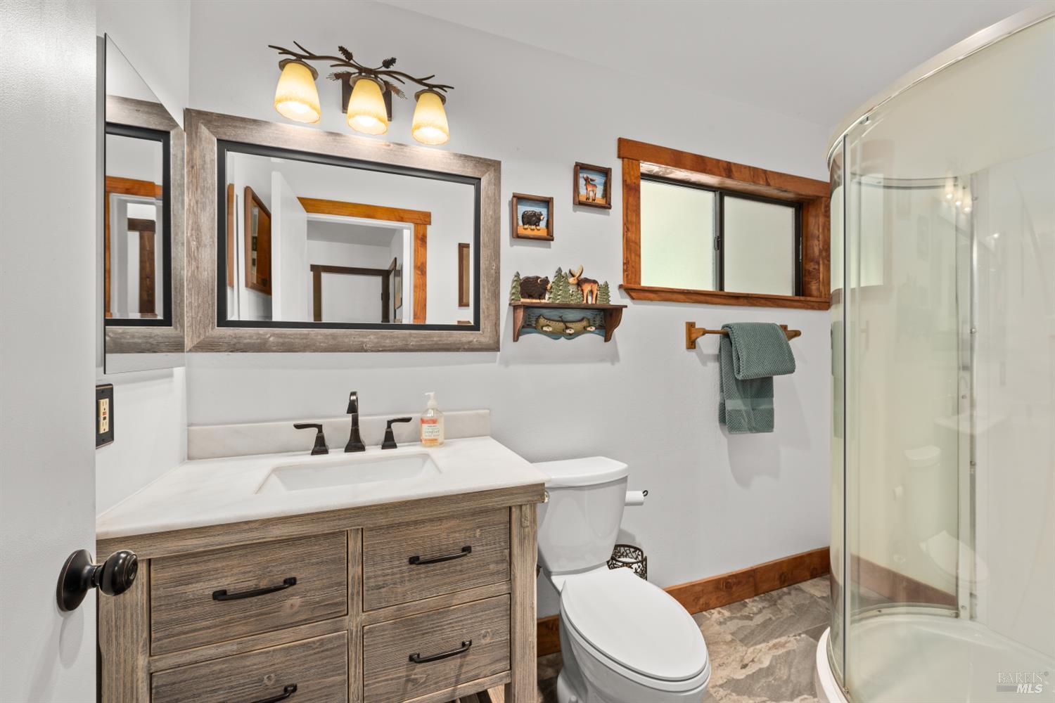 Detail Gallery Image 11 of 32 For 1 Mosswood Cir, Cazadero,  CA 95421 - 2 Beds | 2 Baths