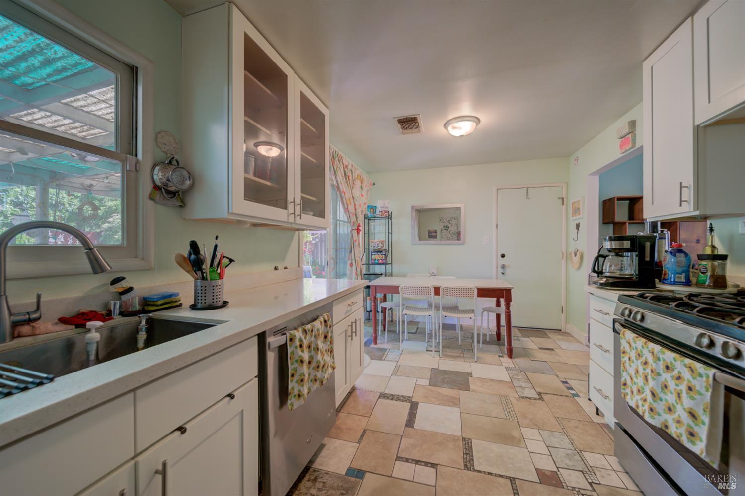 Detail Gallery Image 10 of 31 For 1812 Utah St, Fairfield,  CA 94533 - 2 Beds | 1 Baths
