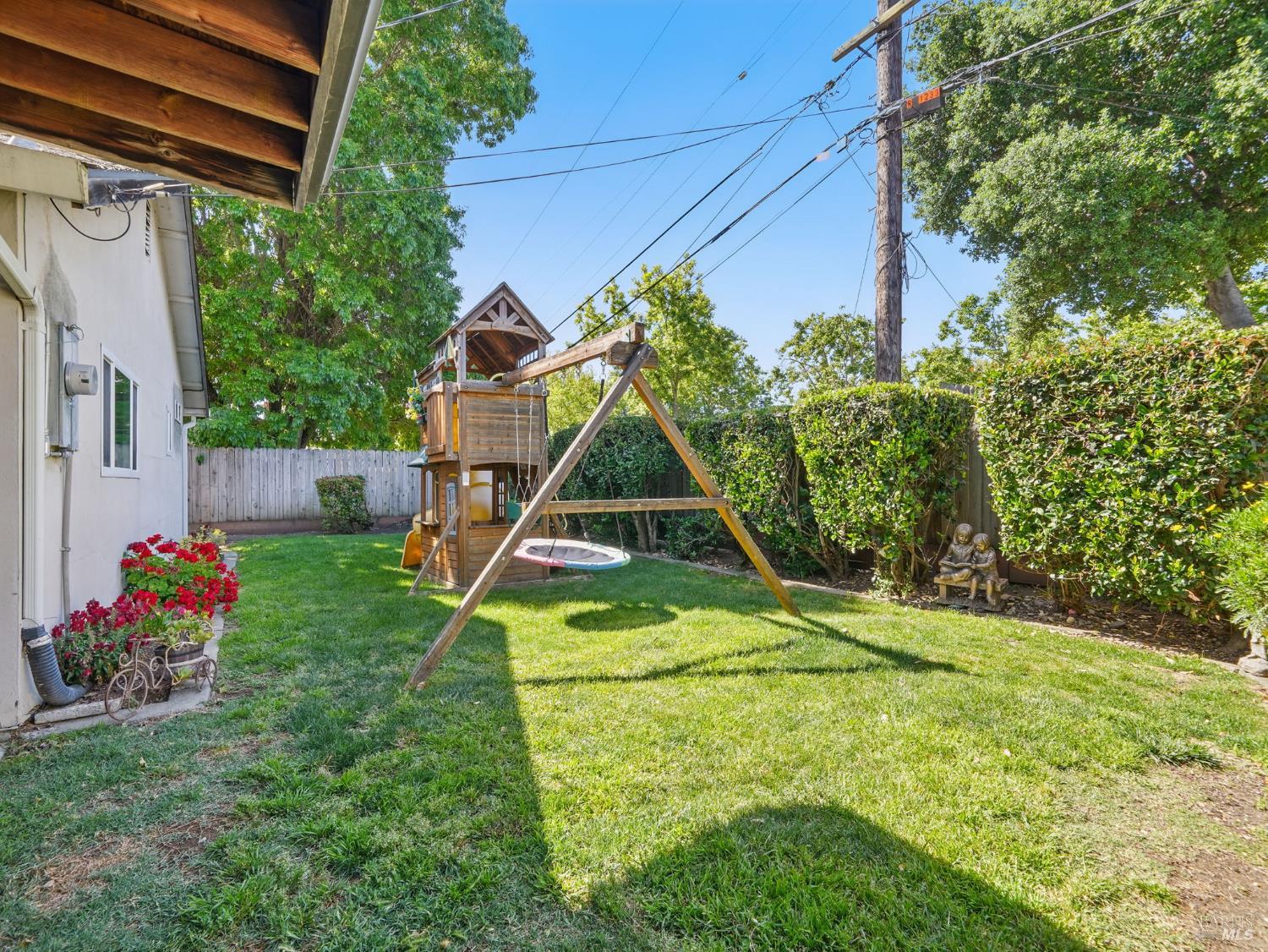 Detail Gallery Image 35 of 52 For 1233 Lincoln St, Fairfield,  CA 94533 - 4 Beds | 3 Baths
