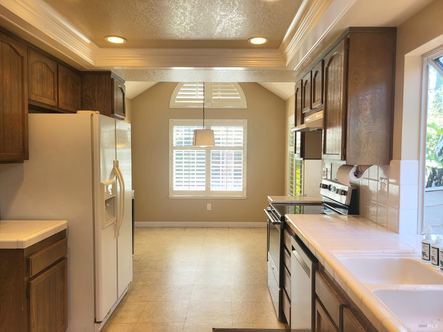 Detail Gallery Image 10 of 36 For 170 Moonraker Ct, Vallejo,  CA 94590 - 3 Beds | 2 Baths