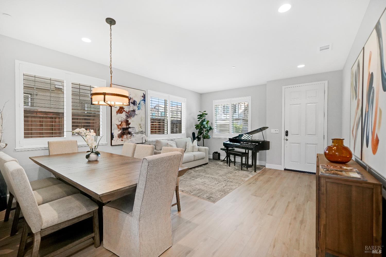 Detail Gallery Image 4 of 32 For 840 Allegro Ct, Fairfield,  CA 94534 - 4 Beds | 3/1 Baths