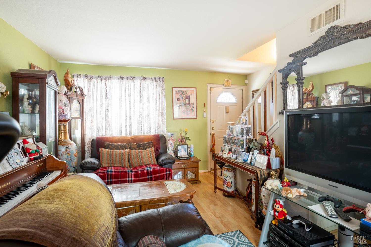 Detail Gallery Image 11 of 18 For 710 Daniels Ave, Vallejo,  CA 94590 - 2 Beds | 1 Baths