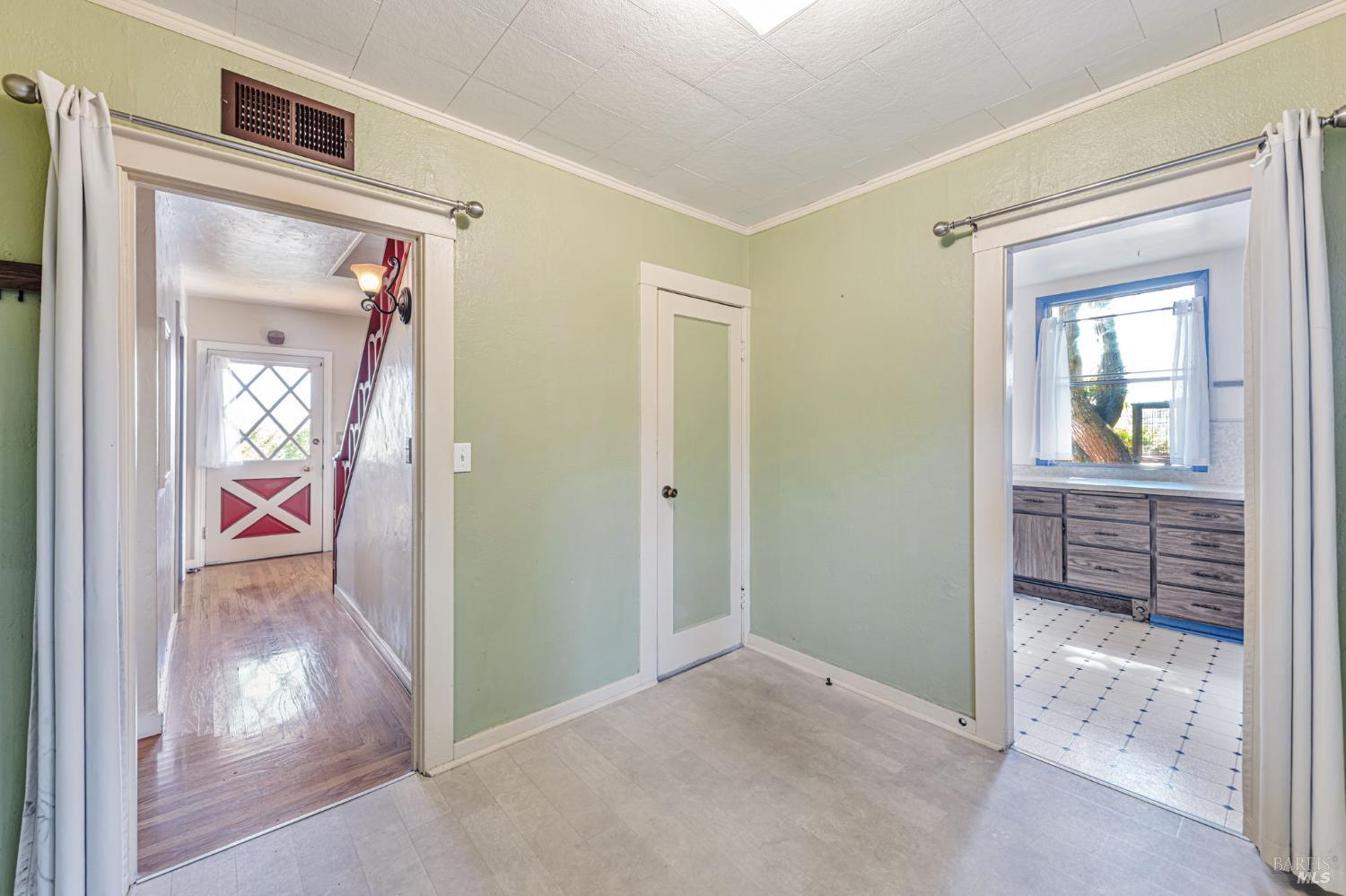 Detail Gallery Image 11 of 38 For 20 Laurel Ave, Petaluma,  CA 94952 - 2 Beds | 1 Baths