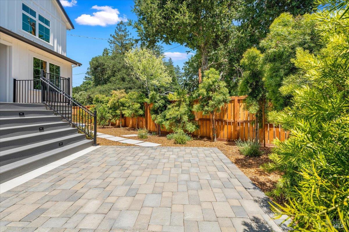 Detail Gallery Image 44 of 64 For 22 Cedar Ave, Kentfield,  CA 94904 - 5 Beds | 5 Baths
