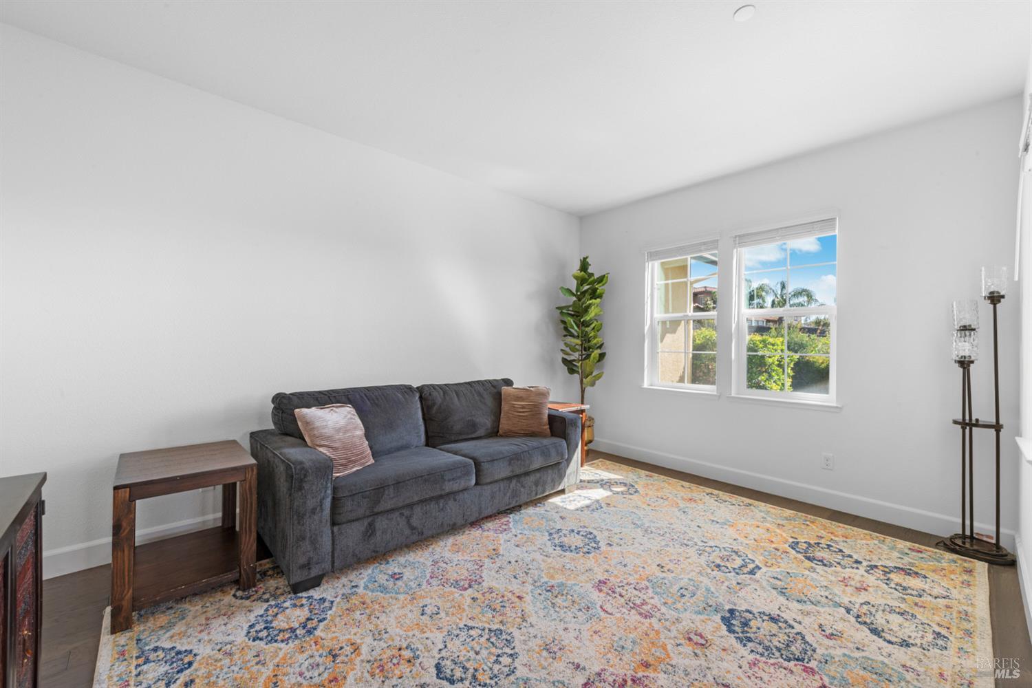 Detail Gallery Image 10 of 66 For 4012 Jade Crest Hill Way, Vacaville,  CA 95688 - 6 Beds | 4/1 Baths