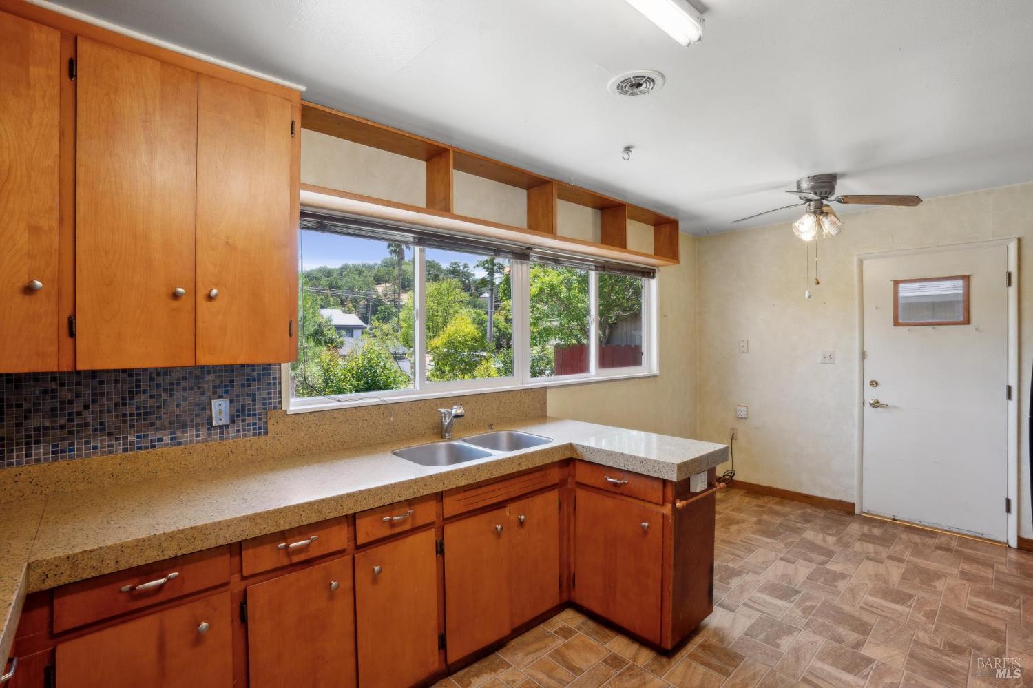 Detail Gallery Image 2 of 10 For 1205 Cambridge St, Novato,  CA 94947 - 3 Beds | 2 Baths
