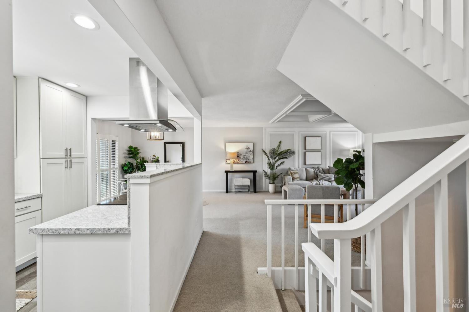 Detail Gallery Image 6 of 54 For 239 Knollwood Dr, San Rafael,  CA 94901 - 2 Beds | 2/1 Baths