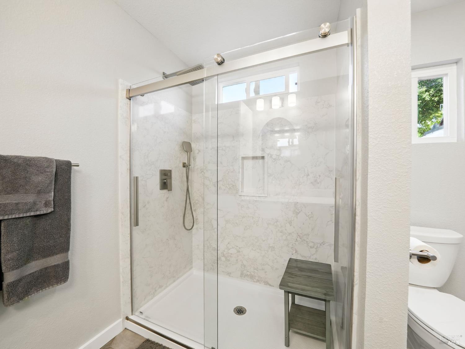 Detail Gallery Image 31 of 52 For 1233 Lincoln St, Fairfield,  CA 94533 - 4 Beds | 3 Baths