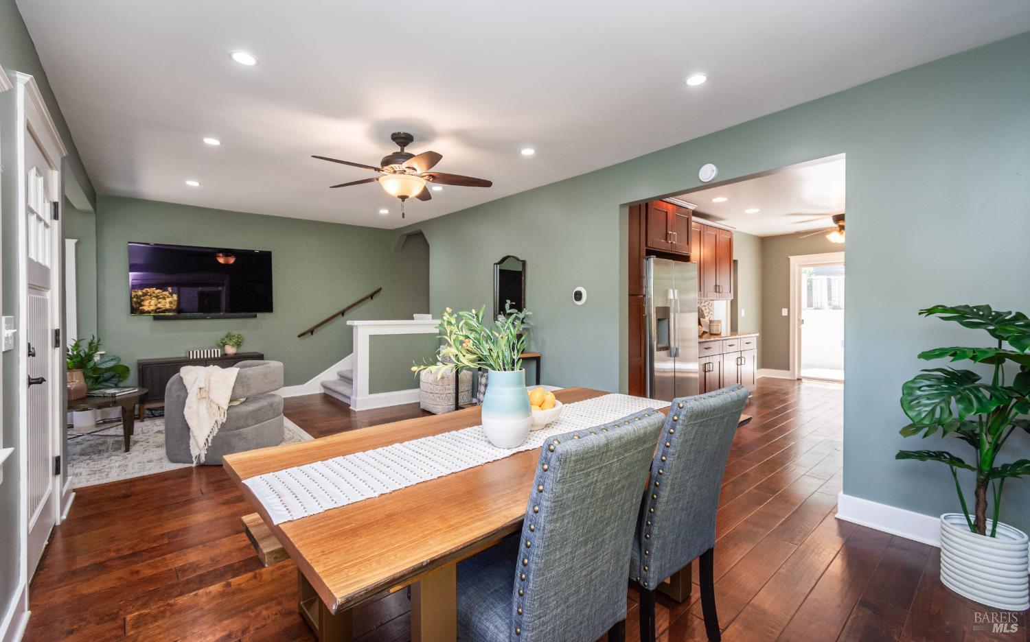 Detail Gallery Image 11 of 53 For 225 Berna Ave, Napa,  CA 94559 - 3 Beds | 2/1 Baths