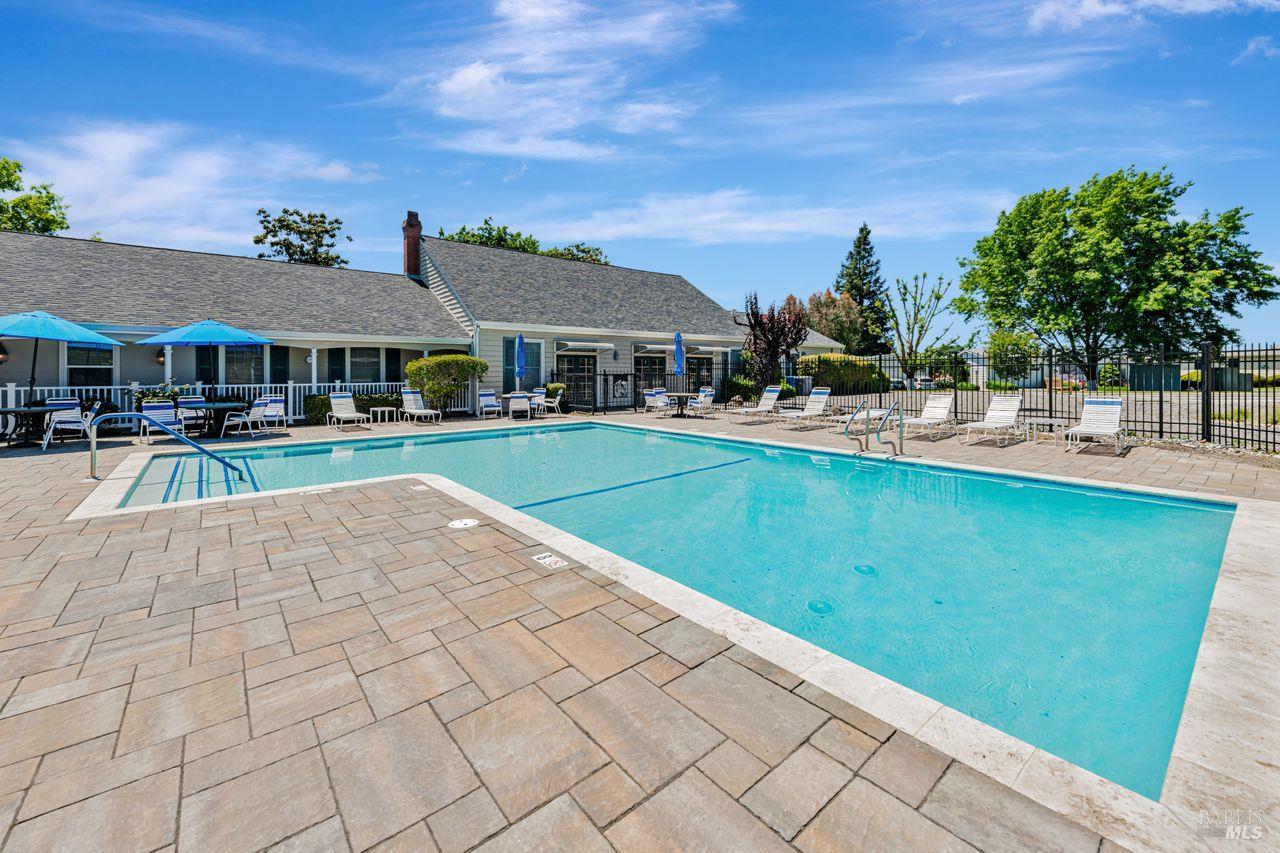 Detail Gallery Image 12 of 52 For 1955 Pinercrest Dr 227, Sonoma,  CA 95403 - 2 Beds | 2 Baths