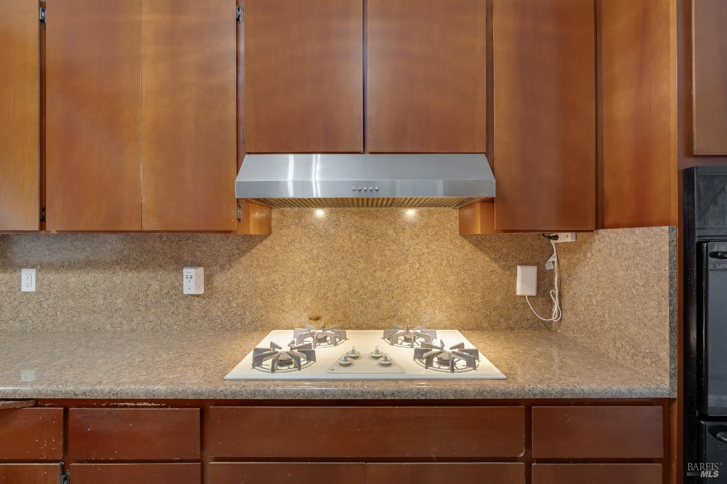 Detail Gallery Image 10 of 33 For 1225 Arkansas St, Vallejo,  CA 94590 - 2 Beds | 1 Baths