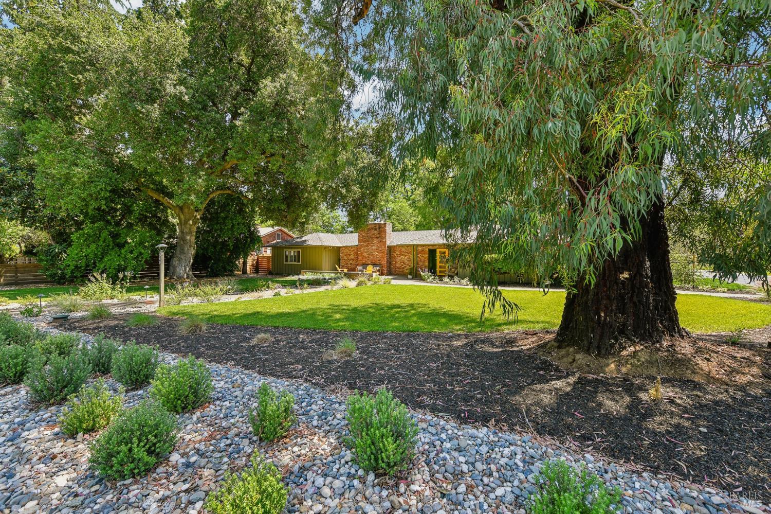 Detail Gallery Image 5 of 70 For 349 Buck Ave, Vacaville,  CA 95688 - 3 Beds | 2/1 Baths