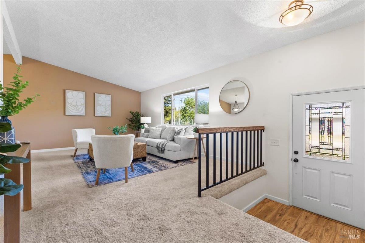 Detail Gallery Image 6 of 56 For 1503 Galaxy Ct, Rohnert Park,  CA 94928 - 4 Beds | 2/1 Baths