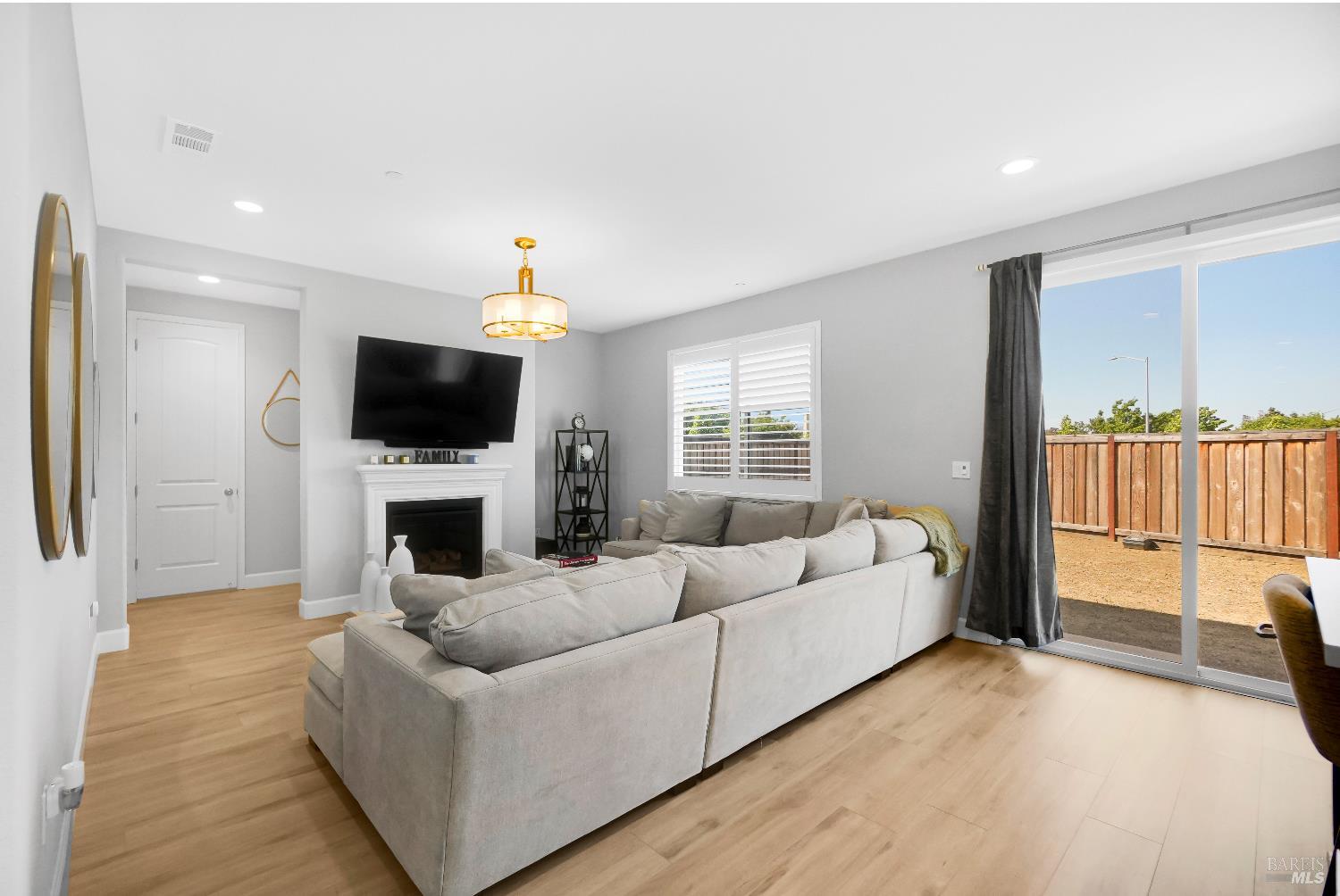Detail Gallery Image 10 of 32 For 840 Allegro Ct, Fairfield,  CA 94534 - 4 Beds | 3/1 Baths