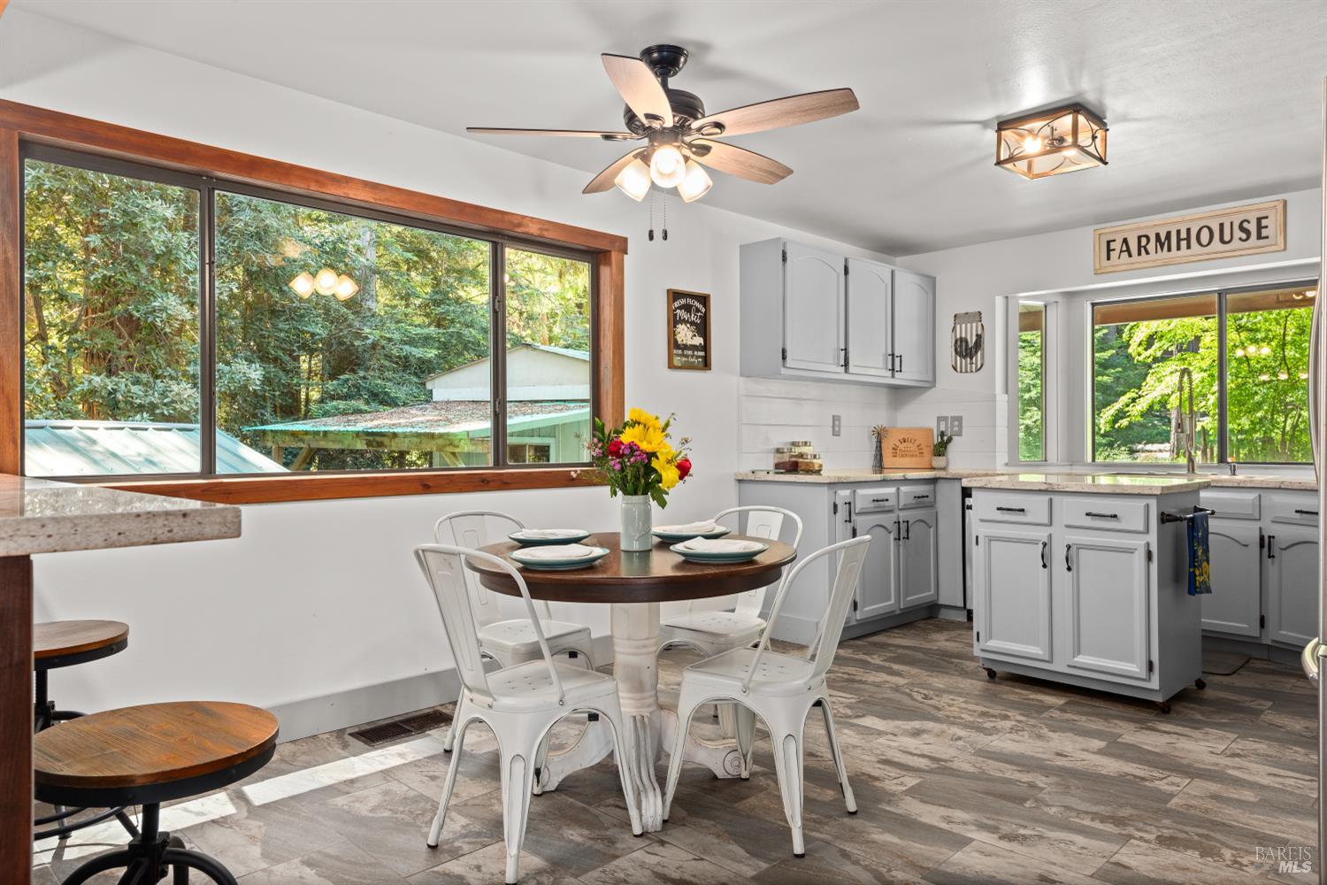 Detail Gallery Image 13 of 32 For 1 Mosswood Cir, Cazadero,  CA 95421 - 2 Beds | 2 Baths