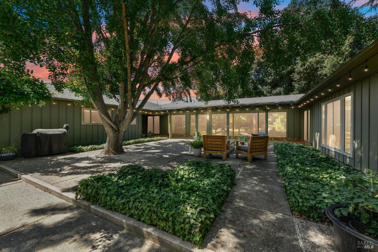 Detail Gallery Image 8 of 70 For 349 Buck Ave, Vacaville,  CA 95688 - 3 Beds | 2/1 Baths