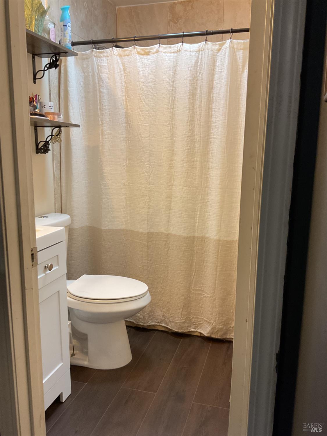 Detail Gallery Image 15 of 30 For 588 Pebble Way, Clearlake Oaks,  CA 95423 - 3 Beds | 2 Baths